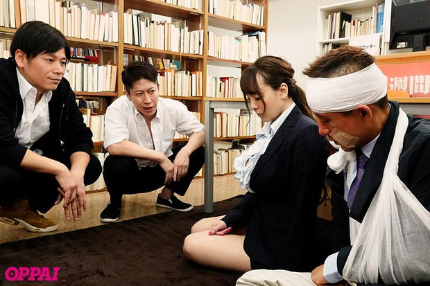 [PPPD-867] A Senior Helped Our Teacher Get Fucked By Another